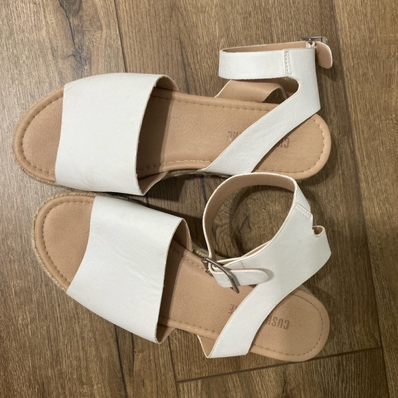 Cushionaire espadrille platform sandals - Picture 2 of 4